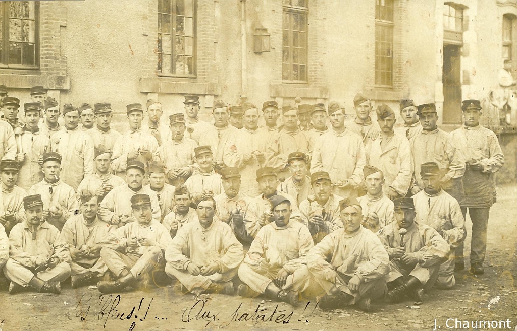 REMIREMONT ~ Soldats au service militaire.JPG